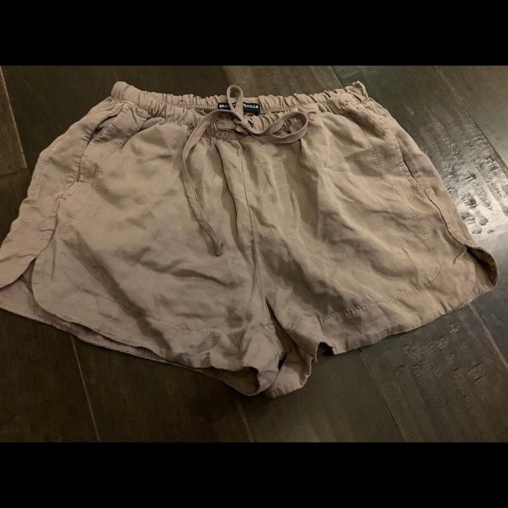 Lounge shorts with ties